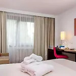 Novotel Airport 4*