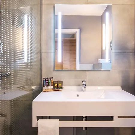 Novotel Airport Hotel