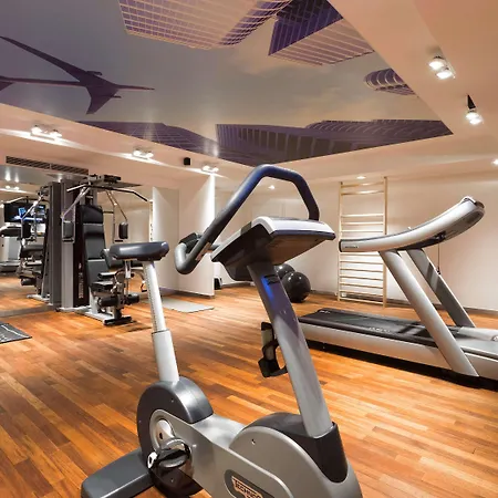 Novotel Airport Hotel 4*