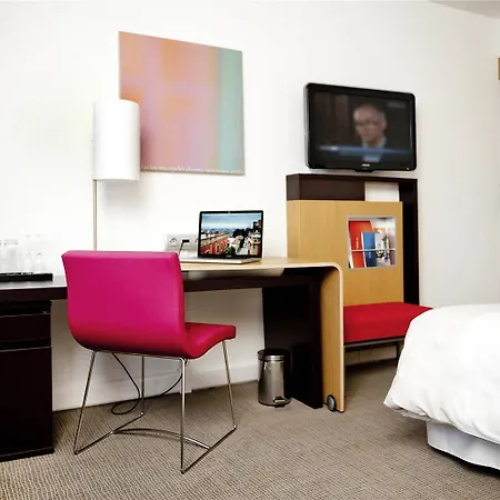 Novotel Airport 4*