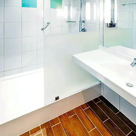 Novotel Airport Hotel