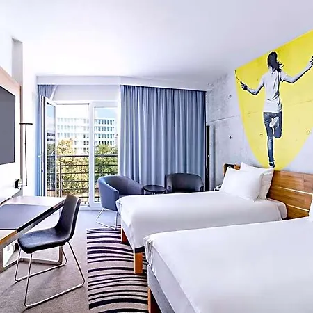 Novotel Airport 4*