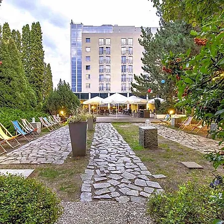 Hotel Novotel Airport 4*