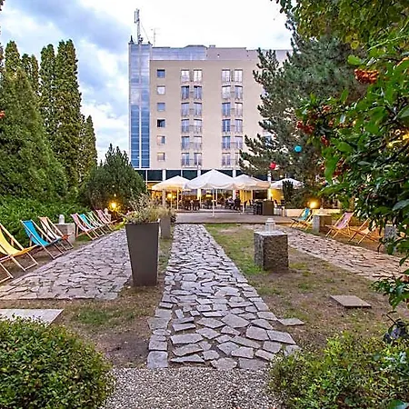 Novotel Airport Varsó