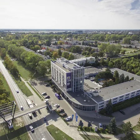 Novotel Airport Hotel